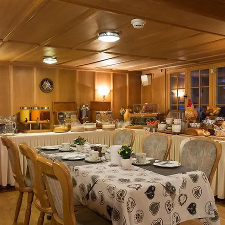 Hotel Restaurant Hirschen 2*